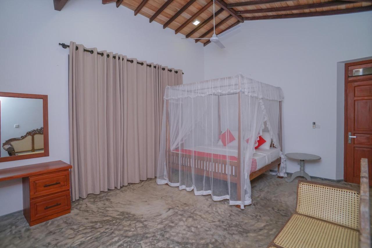 Antique Ceylon Villa アハンガマ エクステリア 写真