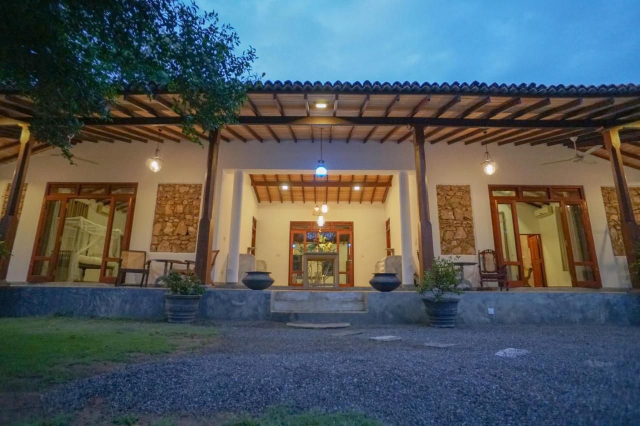 Antique Ceylon Villa アハンガマ エクステリア 写真